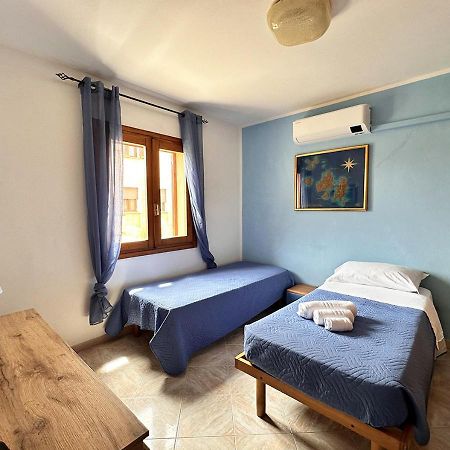 Murphy Holiday Home - Residenza Guardia Vecchia Ла Мадалена Екстериор снимка