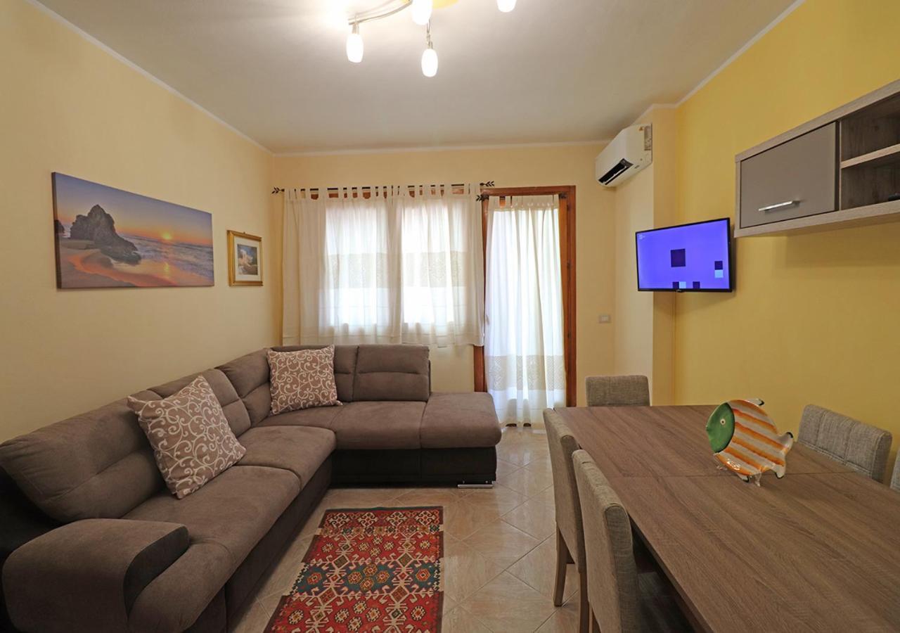 Murphy Holiday Home - Residenza Guardia Vecchia Ла Мадалена Екстериор снимка