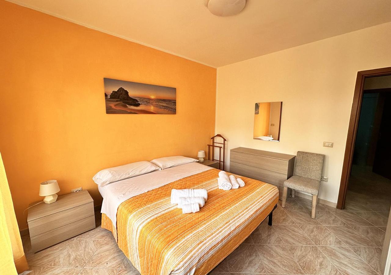 Murphy Holiday Home - Residenza Guardia Vecchia Ла Мадалена Екстериор снимка